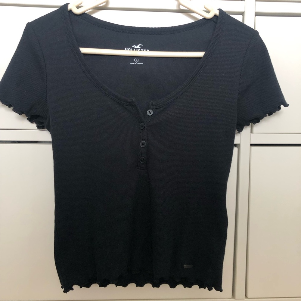 Black hollister small T shirt